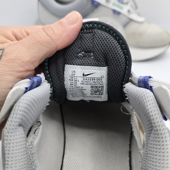 Nike | Air Max GS 'Photon Dust Clear Emerald' sporty sneakers | WMS 7.5 - Picture 9 of 13